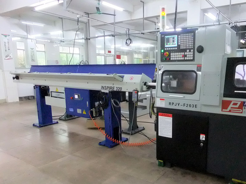 縱切車床為何適合加工細(xì)長零件？加工方法！